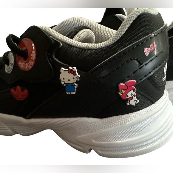 Adidas X Sanrio unisex shoes - Picture 5 of 8